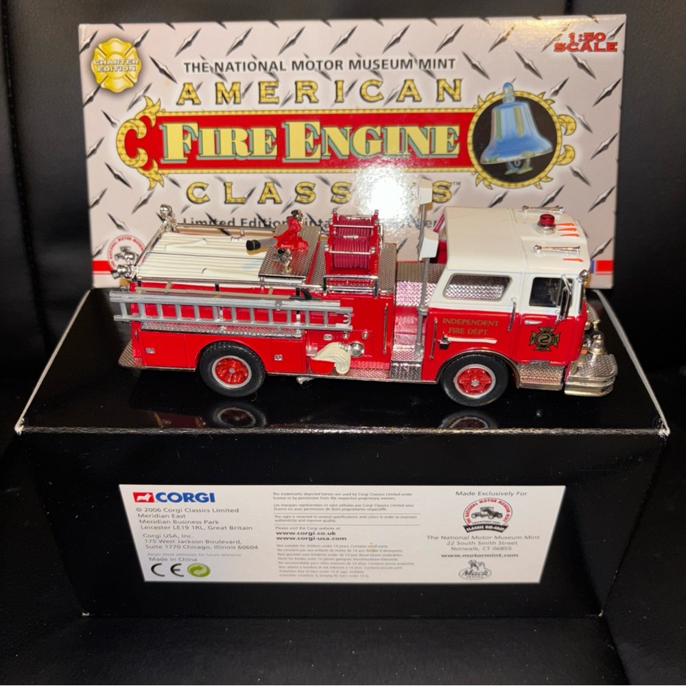Corgi American Fire Engine 1970 Mack CF Pumper Independent FD 1:50 W/ Box